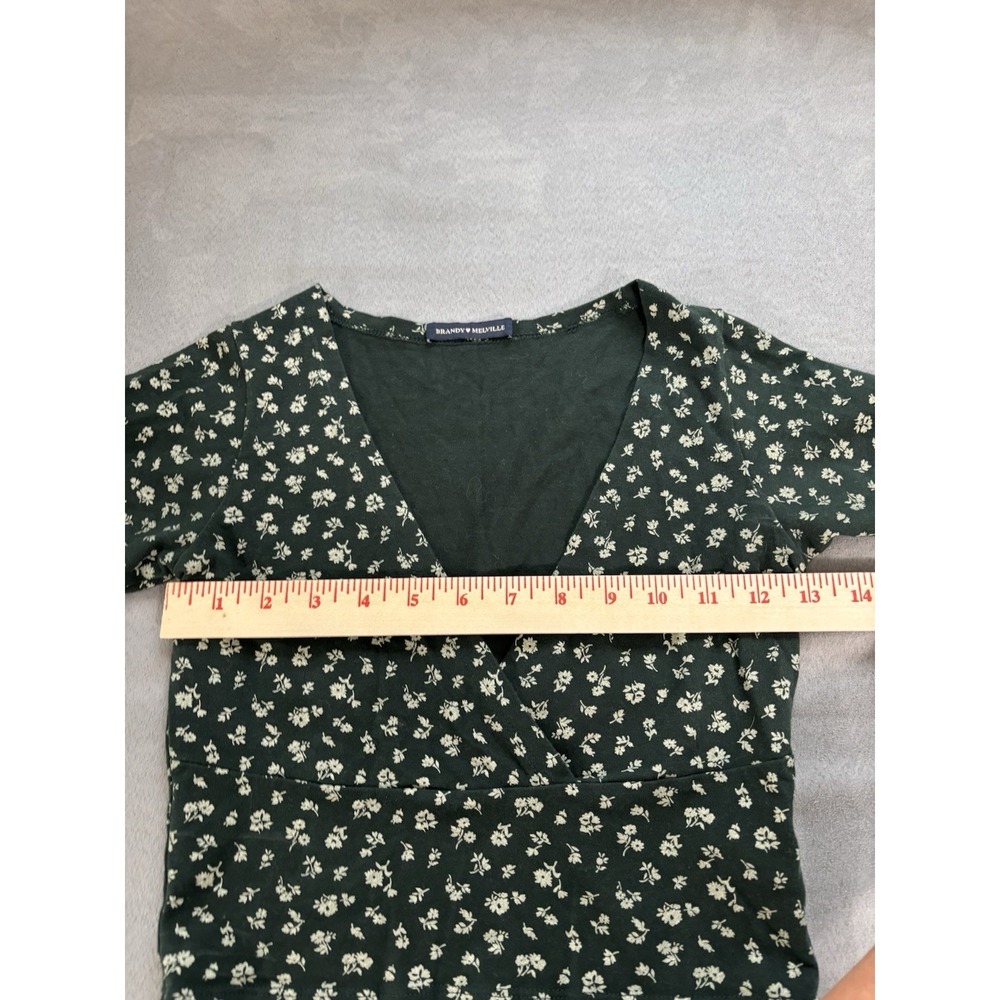 Brandy‎ Melville Womens Y2K Amara Floral Crop Top Sz S V Neck Ditsy Cottage Wrap - Picture 5 of 14
